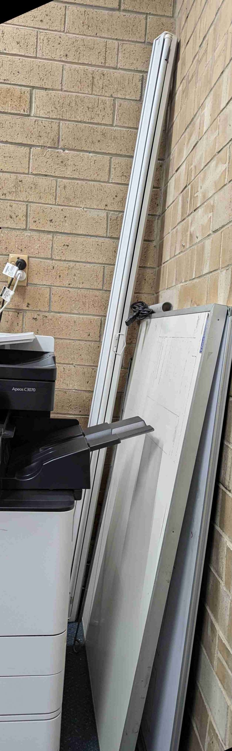 Projector Screen